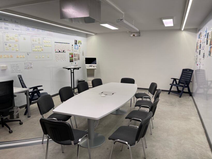 09E79EC1-4B9B-4F99-ACCC-13FE7CBDF9DF